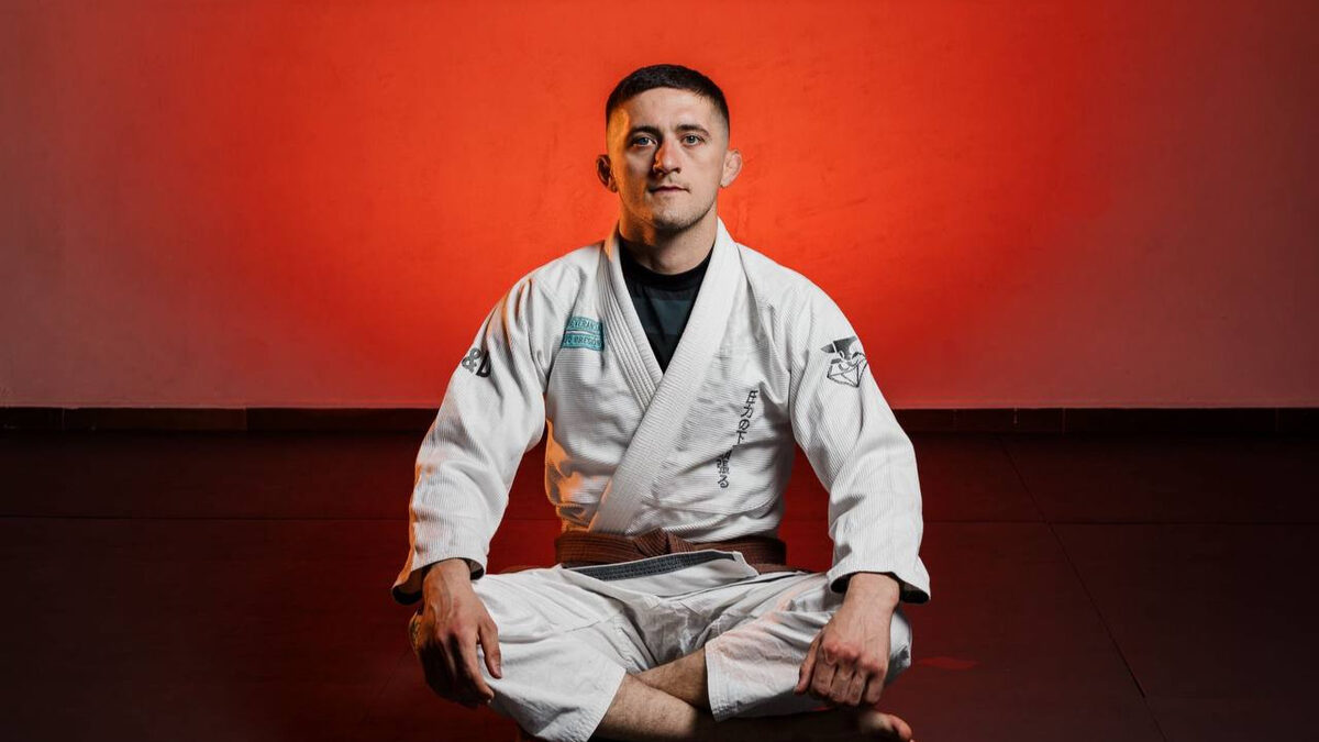 Help Artem in his fight for freedom